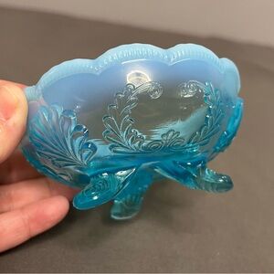Model Flint Blue Opalescent Wreath & Shell Footed Berry Dish 4”